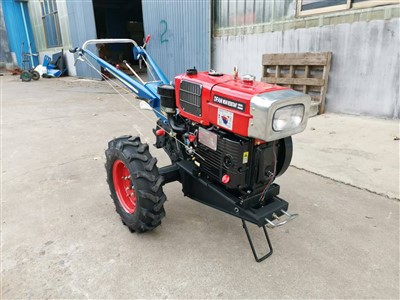 ŠEGAJUĆI TRAKTOR OD 15 KS S MOTOROM 1100